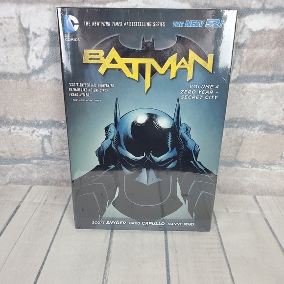 Batman Volume 4  Zero Year-Secret City DC Comics The New 52 Hardcover Sealed - Picture 1 of 3